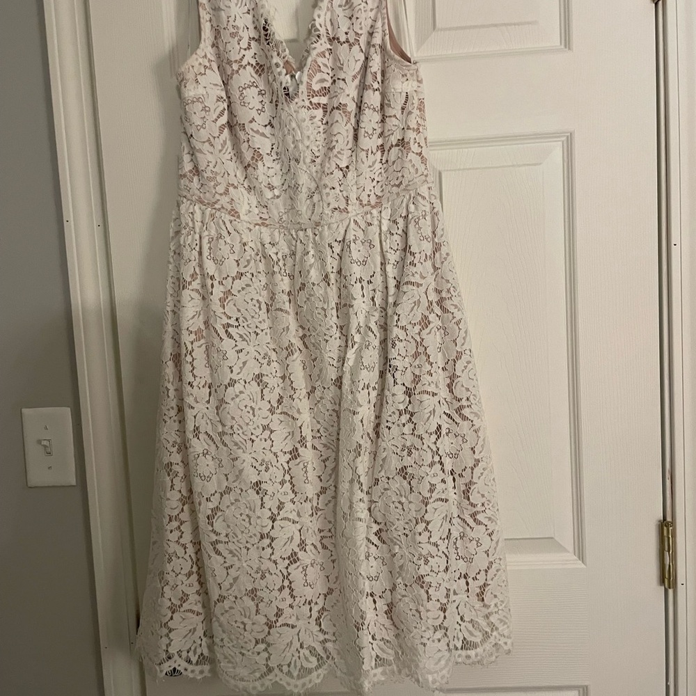 White Lace Sleeveless Dress